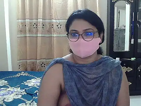 Snapshot of Elena_cruz5 chatting on October 6, 9:26 pm Elena cruz5 online show from October 6, 9:26 pm