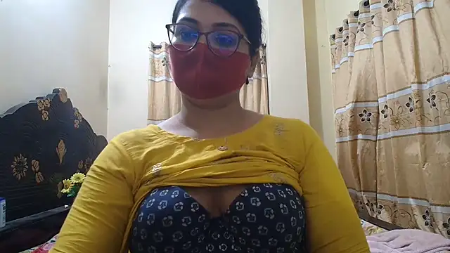 Snapshot of Elena_cruz5 chatting on June 7, 4:56 pm Elena cruz5 online show from June 7, 4:56 pm