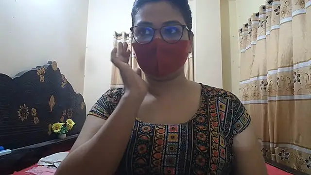 Snapshot of Elena_cruz5 chatting on July 15, 5:53 pm Elena cruz5 online show from July 15, 5:53 pm