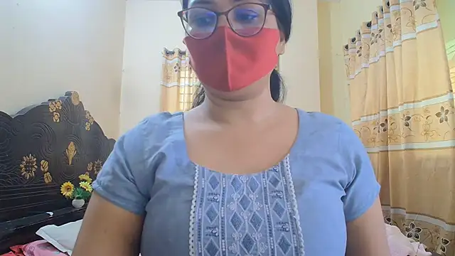 Snapshot of Elena_cruz5 chatting on June 29, 11:10 am Elena cruz5 online show from June 29, 11:10 am