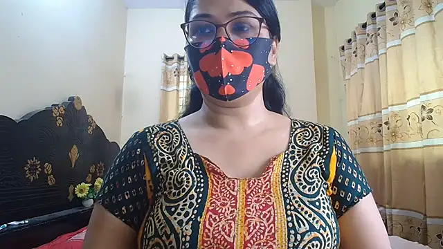 Snapshot of Elena_cruz5 chatting on July 10, 5:18 am Elena cruz5 online show from July 10, 5:18 am
