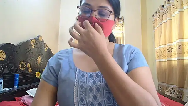Snapshot of Elena_cruz5 chatting on June 30, 4:45 am Elena cruz5 online show from June 30, 4:45 am