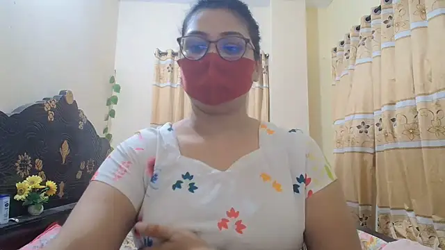 Snapshot of Elena_cruz5 chatting on June 4, 4:11 pm Elena cruz5 online show from June 4, 4:11 pm