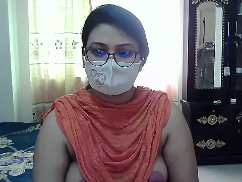 Snapshot of Elena_cruz5 chatting on October 9, 1:17 am Elena cruz5 online show from October 9, 1:17 am