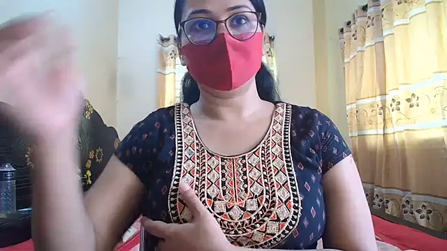 Snapshot of Elena_cruz5 chatting on June 20, 4:39 am Elena cruz5 online show from June 20, 4:39 am