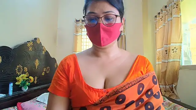 Snapshot of Elena_cruz5 chatting on June 6, 4:07 am Elena cruz5 online show from June 6, 4:07 am