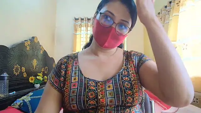 Snapshot of Elena_cruz5 chatting on June 18, 3:49 am Elena cruz5 online show from June 18, 3:49 am