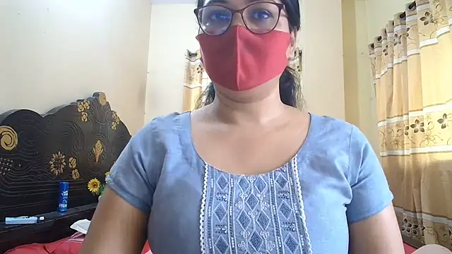 Snapshot of Elena_cruz5 chatting on July 1, 2:01 am Elena cruz5 online show from July 1, 2:01 am