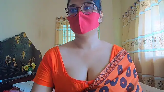 Snapshot of Elena_cruz5 chatting on July 15, 5:03 am Elena cruz5 online show from July 15, 5:03 am