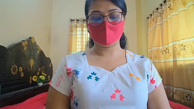 Snapshot of Elena_cruz5 chatting on June 26, 5:46 am Elena cruz5 online show from June 26, 5:46 am