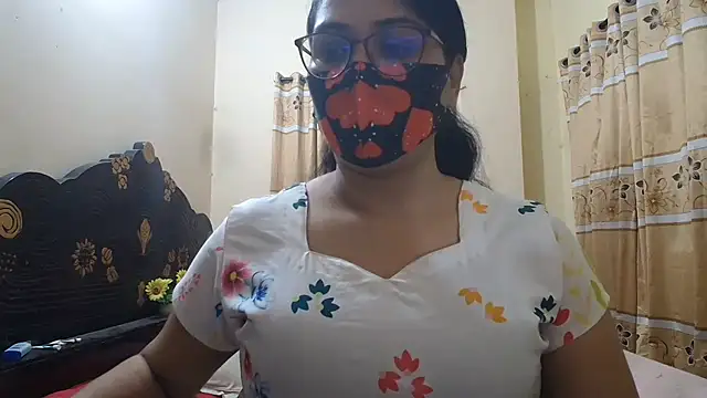 Snapshot of Elena_cruz5 chatting on July 11, 5:24 pm Elena cruz5 online show from July 11, 5:24 pm