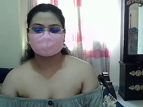 Snapshot of Elena_cruz5 chatting on September 26, 7:59 am Elena cruz5 online show from September 26, 7:59 am