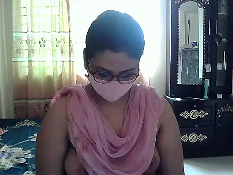 Snapshot of Elena_cruz5 chatting on October 5, 8:49 am Elena cruz5 online show from October 5, 8:49 am