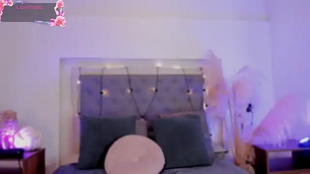 lea walkerr online show from January 10, 7:53 pm