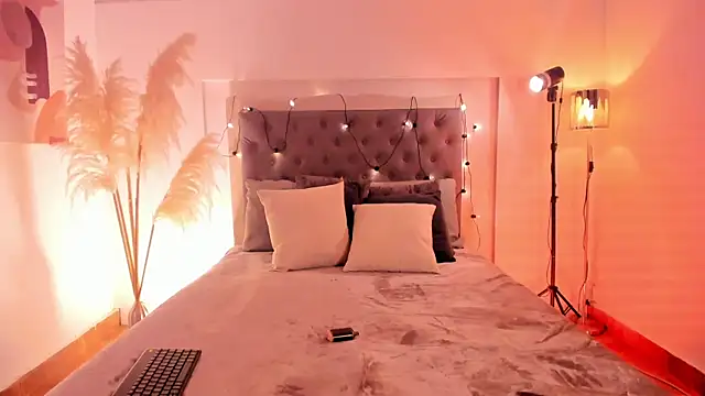 Vale Lux online show from November 29, 3:28 am