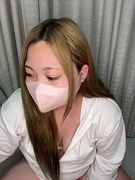 Snapshot of Chua-chan chatting on October 17, 5:26 pm Chua-chan online show from October 17, 5:26 pm