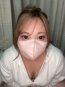 Snapshot of Chua-chan chatting on October 7, 6:42 pm Chua-chan online show from October 7, 6:42 pm