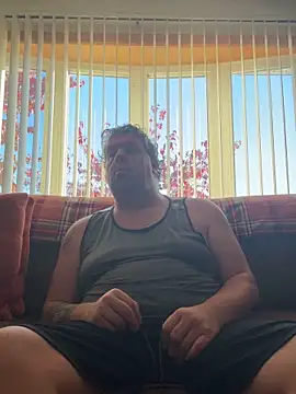 Snapshot of Stephanie1984 chatting on October 25, 12:28 pm Stephanie1984 online show from October 25, 12:28 pm