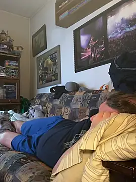 Stephanie1984 online show from April 2, 4:41 am