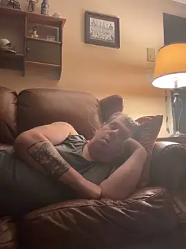 Snapshot of Stephanie1984 chatting on November 7, 1:21 am Stephanie1984 online show from November 7, 1:21 am