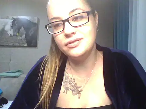 Snapshot of karina160000 chatting on February 10, 3:00 pm karina160000 online show from February 10, 3:00 pm