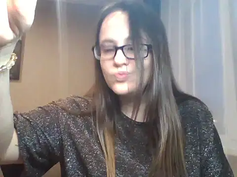 Snapshot of karina160000 chatting on February 13, 2:06 pm karina160000 online show from February 13, 2:06 pm