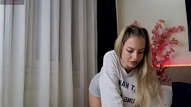 anexblondie online show from November 9, 3:05 pm