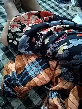 Snapshot of sexy__girls98 chatting on November 7, 10:46 pm sexy girls98 online show from November 7, 10:46 pm