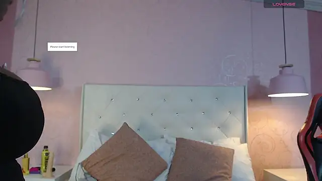 EvaaTayson online show from September 28, 6:59 pm