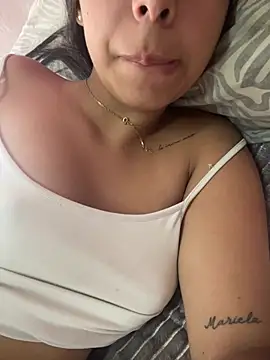 lulizoee online show from February 25, 6:19 pm