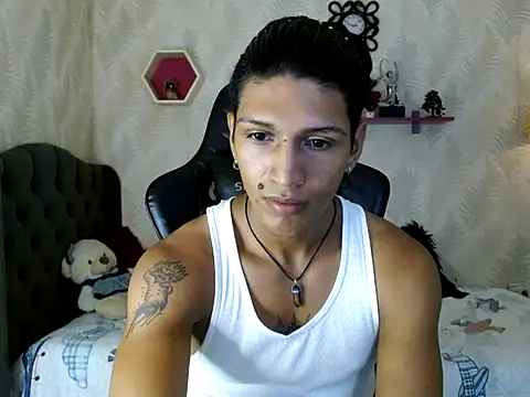 Snapshot of bull_cam chatting on November 4, 5:06 pm bull cam online show from November 4, 5:06 pm