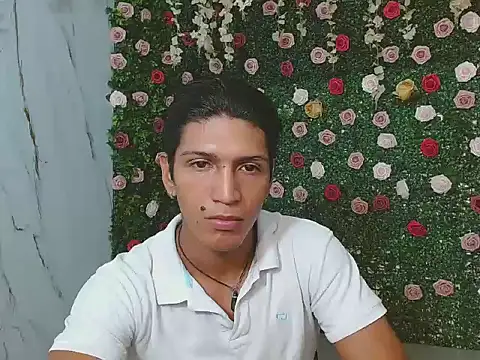 Snapshot of bull_cam chatting on November 30, 3:13 pm bull cam online show from November 30, 3:13 pm