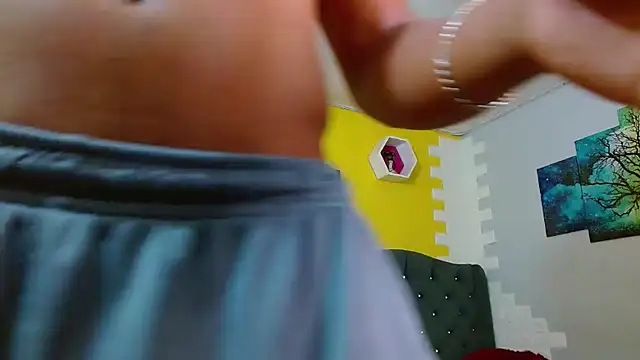 Snapshot of bull_cam chatting on October 20, 5:35 pm bull cam online show from October 20, 5:35 pm