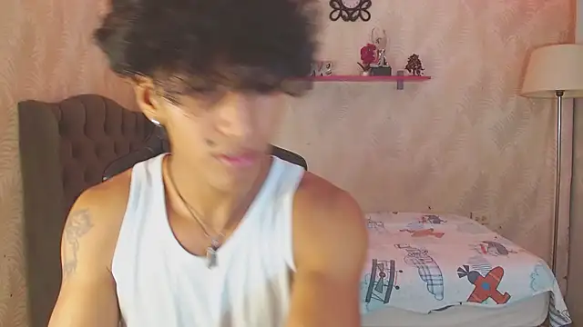 Snapshot of bull_cam chatting on October 29, 3:22 pm bull cam online show from October 29, 3:22 pm