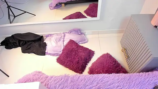 Mia Valentine  online show from February 12, 8:08 pm