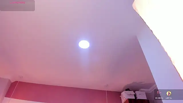 Mia Valentine  online show from November 17, 7:29 pm