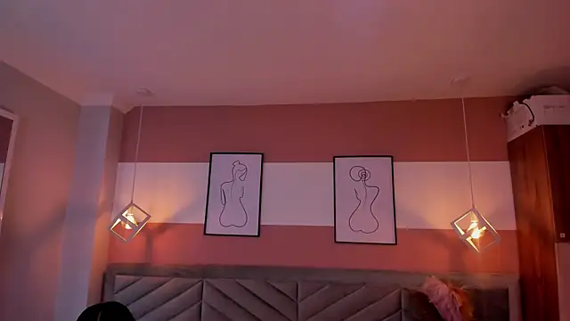 Mia Valentine  online show from November 27, 8:20 pm