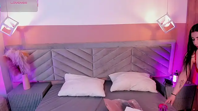 Mia Valentine  online show from October 28, 10:41 pm