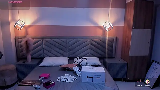 Mia Valentine  online show from October 25, 7:36 pm