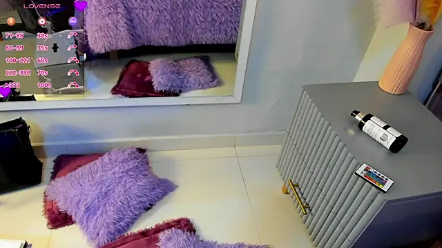 Mia Valentine  online show from March 14, 1:50 pm