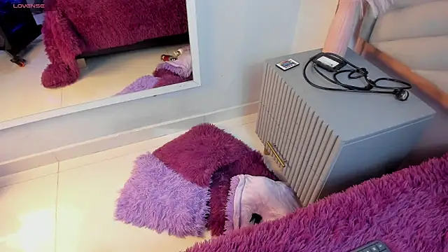 Mia Valentine  online show from February 28, 7:13 pm