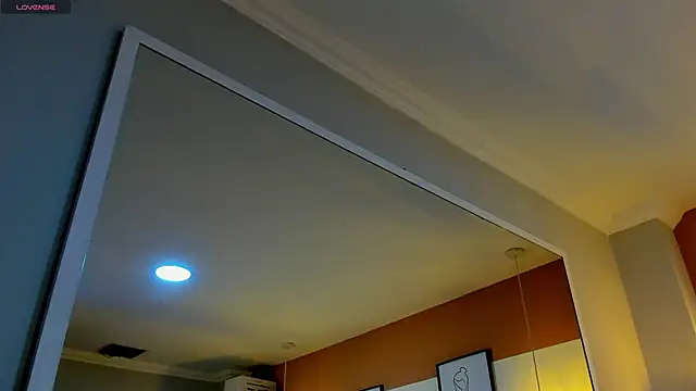 Mia Valentine  online show from December 21, 7:48 pm