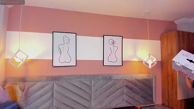 Mia Valentine  online show from February 25, 8:08 pm