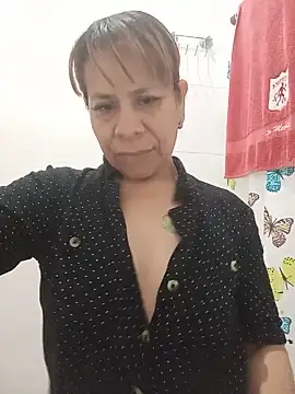 Snapshot of SofiaXDelRio chatting on June 4, 1:43 am SofiaXDelRio online show from June 4, 1:43 am