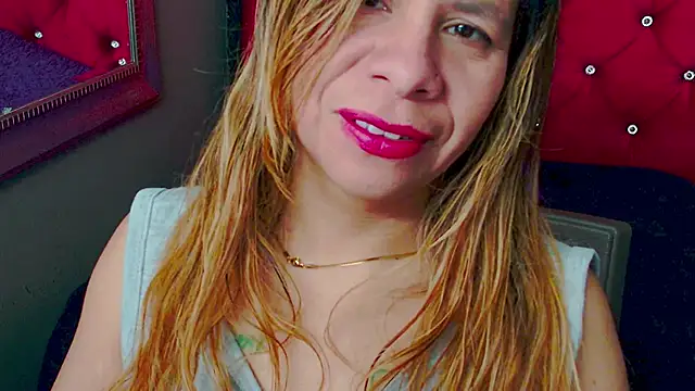 Snapshot of SofiaXDelRio chatting on October 14, 11:11 am SofiaXDelRio online show from October 14, 11:11 am