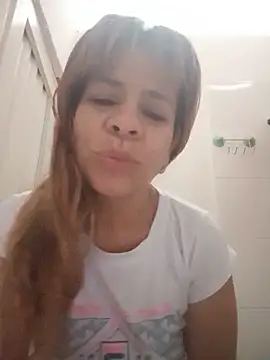 Snapshot of SofiaXDelRio chatting on June 3, 2:07 pm SofiaXDelRio online show from June 3, 2:07 pm