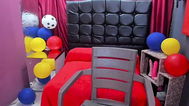 Snapshot of SofiaXDelRio chatting on June 27, 12:22 pm SofiaXDelRio online show from June 27, 12:22 pm