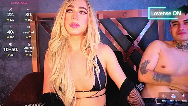 Snapshot of saraah_queen1 chatting on October 26, 4:24 am saraah queen1 online show from October 26, 4:24 am