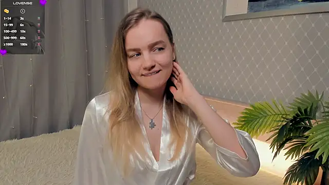 KerenFurguson online show from November 17, 8:35 pm