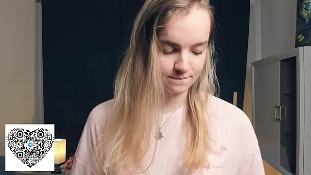 KerenFurguson online show from October 29, 7:24 pm